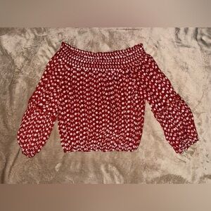 Burgundy and white off the shoulder blouse 
Size Medium
New